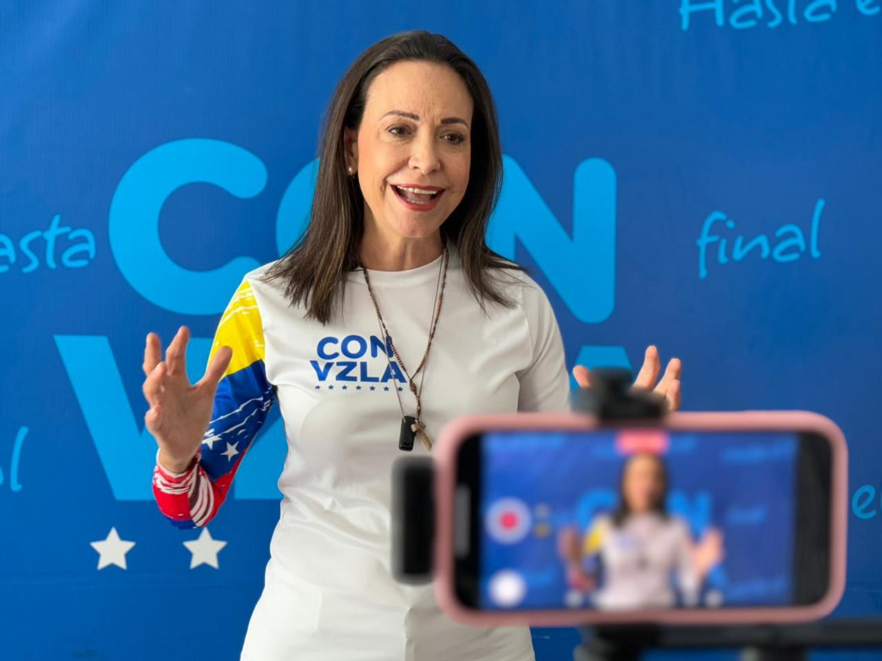 María Corina Machado dice que fallo del TSJ muestra “complicidad con el fraude” y “hunde más a Maduro”