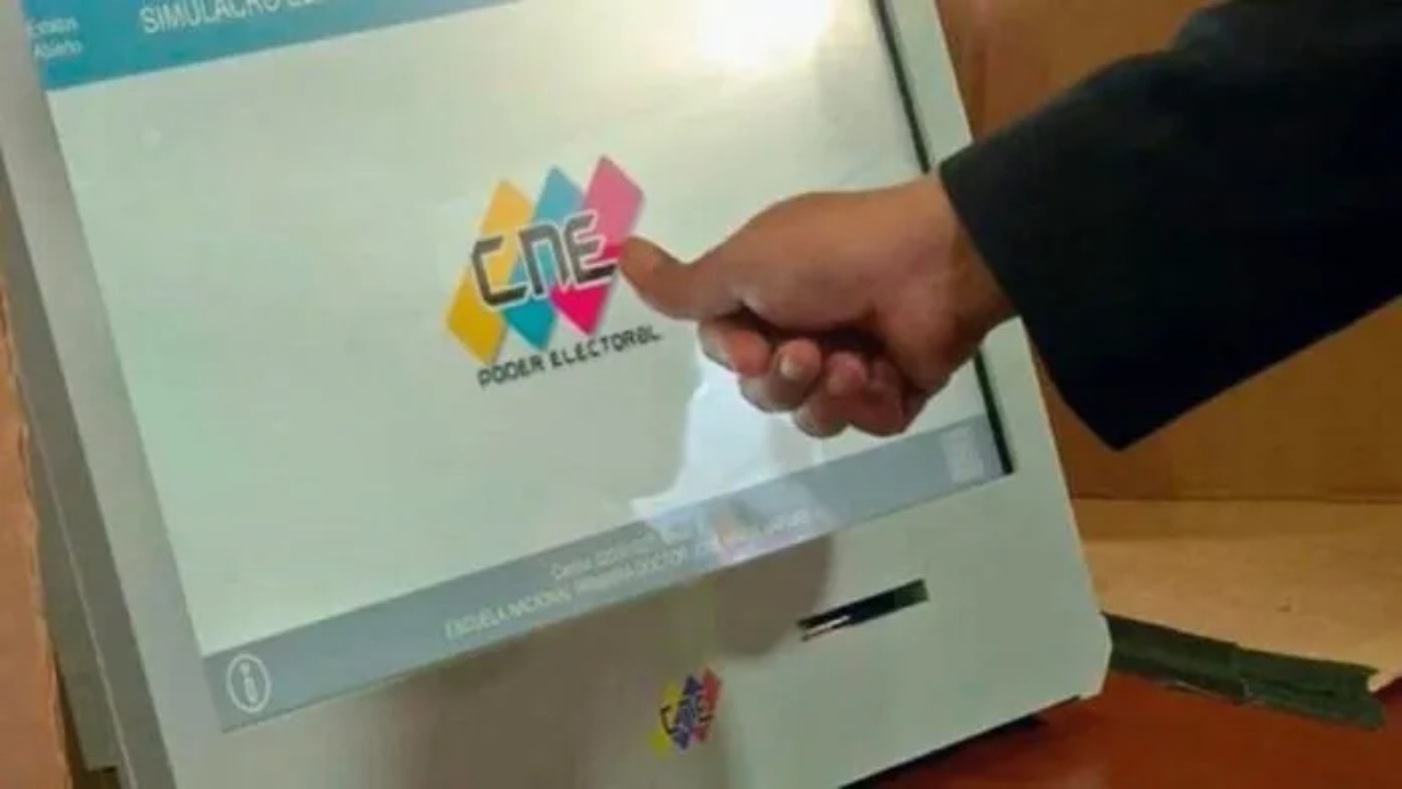 CNE realizó distribución del 100 % de las máquinas de votación