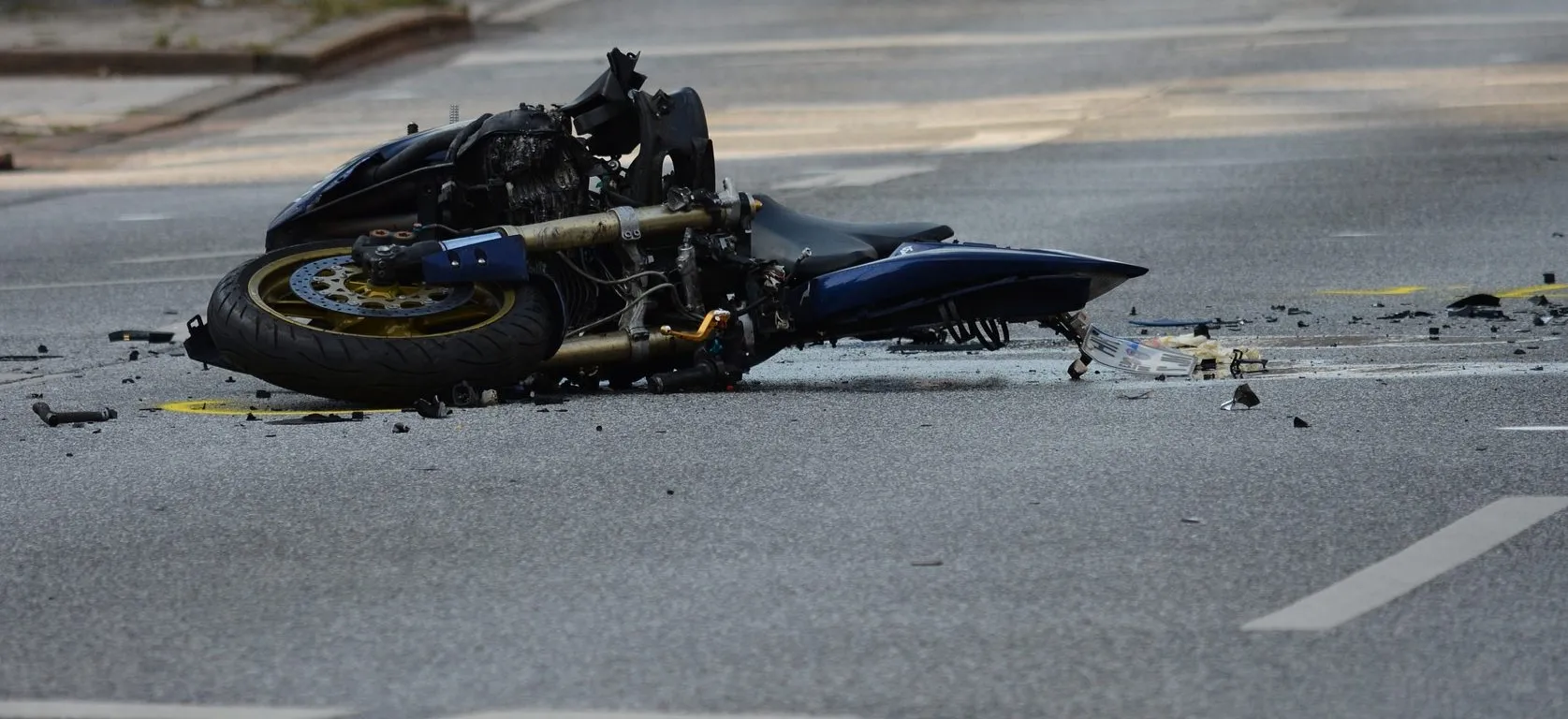 Camión 350 arrolla a motorizada en el Crucero de Guacuco