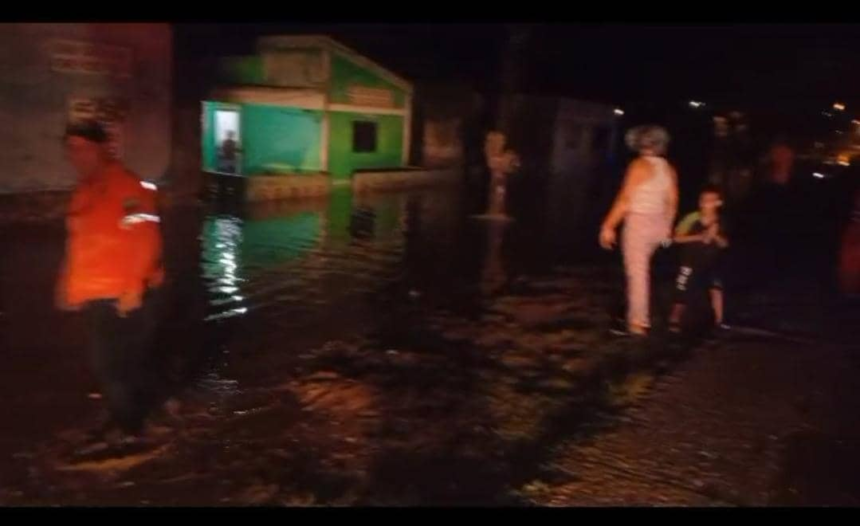 Lluvias dejan en Coche 5 casas con pérdida de enseres y 65 anegadas