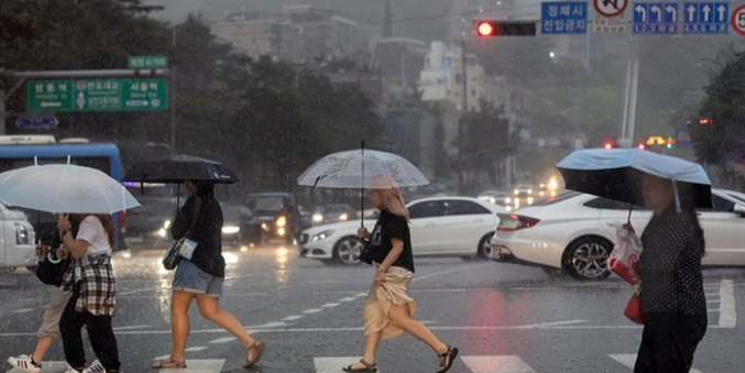 Taiwán es particularmente sensible a desastres naturales como terremotos y tifones: en octubre del año pasado, el tifón Koinu dejó un fallecido, más de 300 heridos y afectaciones en los servicios de luz, agua y transporte de la isla.