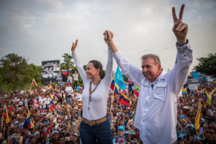 Desde el inicio formal de la campaña electoral, el pasado 4 de julio, el candidato y María Corina Machado visitaron siete estados del país y mantuvieron otra serie de actividades con sectores de jóvenes, educadores, jubilados, mujeres y familiares de presos políticos.