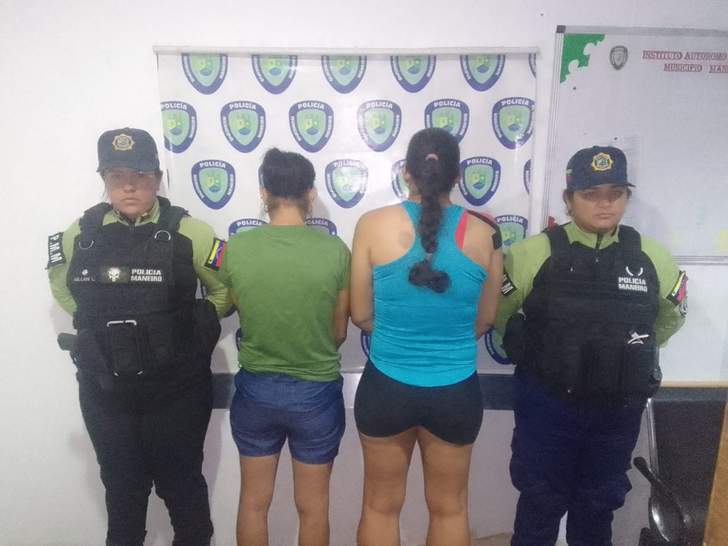 Detienen dos mujeres por presunto maltrato infantil