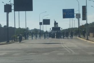 Margarita: Estatua de Chávez amanece custodiada