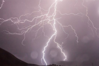 Los funcionarios señalaron que producto de las lluvias de los últimos días se han presentado una importante cantidad de tormentas eléctricas en esa zona de la entidad andina.