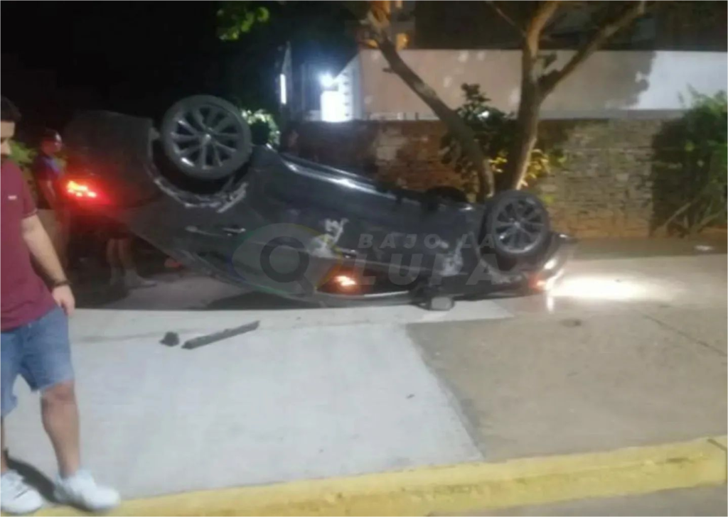 Margarita: Vehículo se vuelca en Avenida Aldonza Manrique