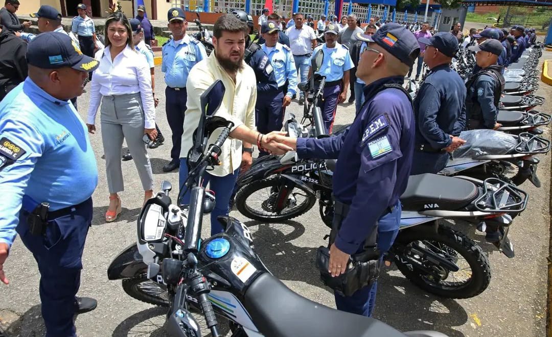 Más de 3 mil 900 funcionarios celebran el día nacional del Policía con mayor operatividad