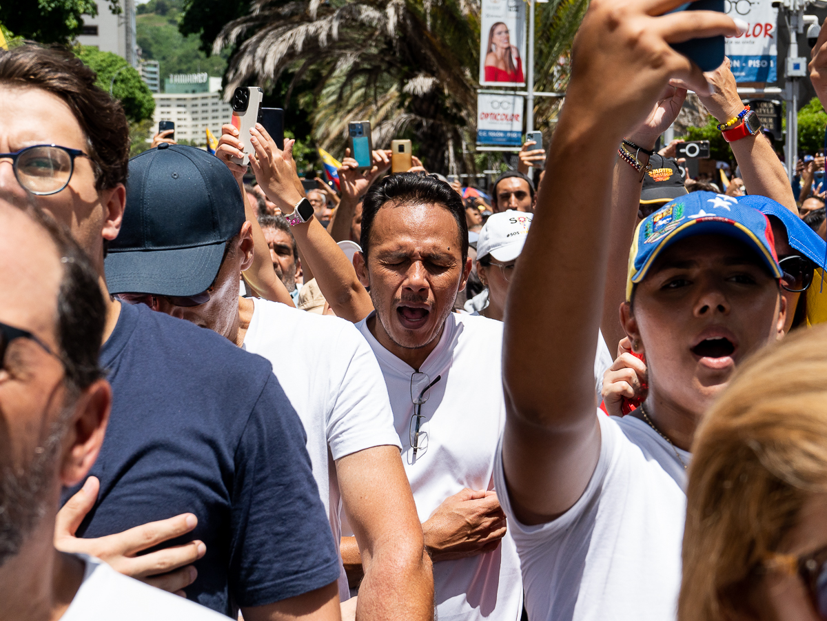 El mundo apoya iniciativa tripartita para paz política venezolana