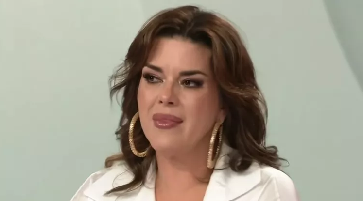 Alicia Machado reacciona visiblemente afectada al hablar de su compañero Fernando Carrillo