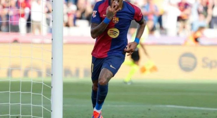 Barcelona arrolla al Valladolid con triplete de Raphinha
