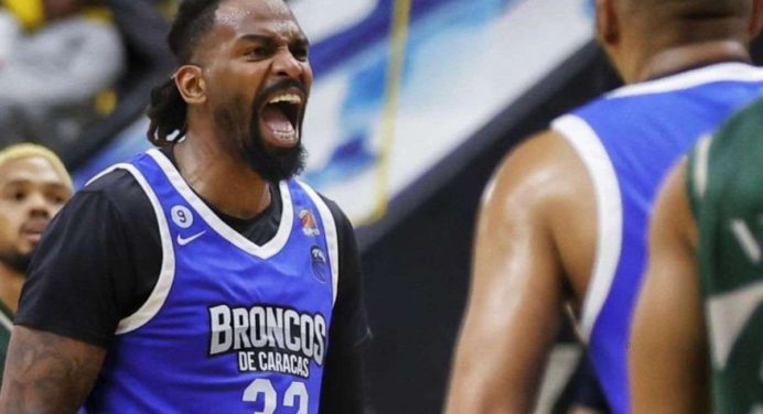 Tyler Wilkerson se unió a Cocodrilos para los Playoffs