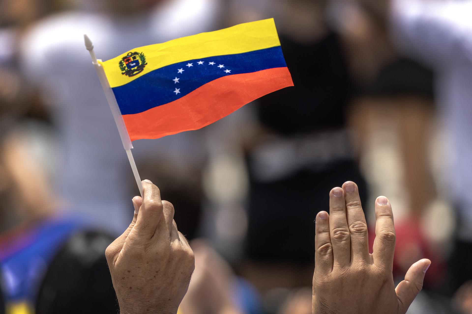 Argentina valora posible cumbre latinoamericana sobre la crisis electoral en Venezuela