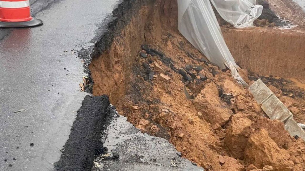 Cierre temporal en Valle Morín de Aragua por deslizamiento de terreno