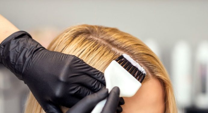 La MEJOR marca de tinte para cabello que dura más tiempo y puedes comprar por solo 50 pesos
