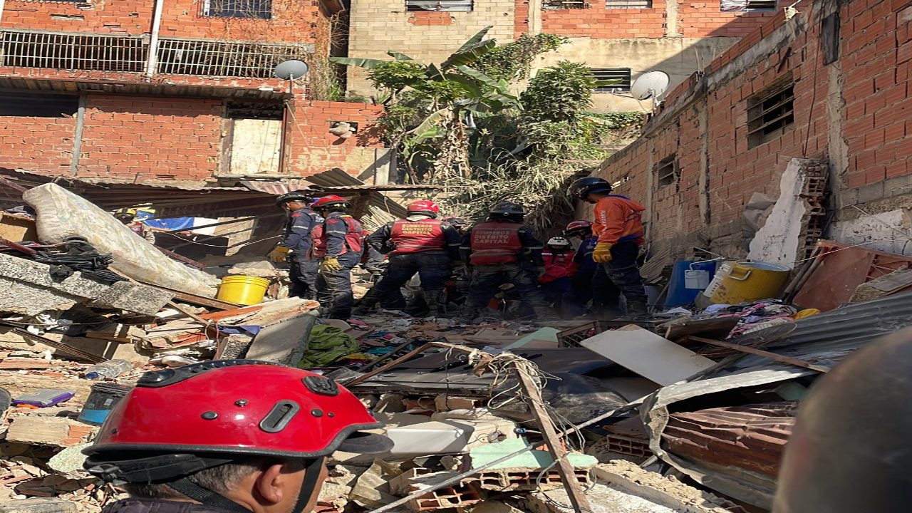 Ascienden a siete los muertos por explosión en Petare