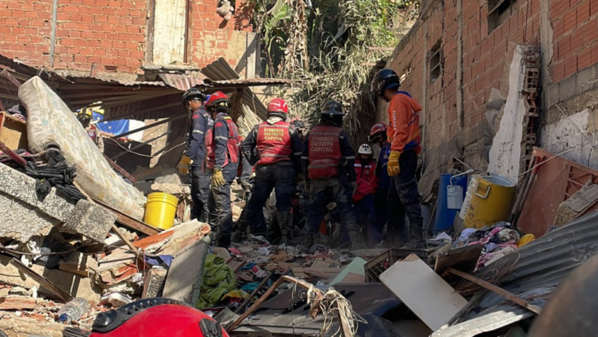 Es importante destacar que este atroz suceso ocurrió, aproximadamente, a las 5:30 de la mañana y la explosión de la bombona se registró en una vivienda de tres pisos.