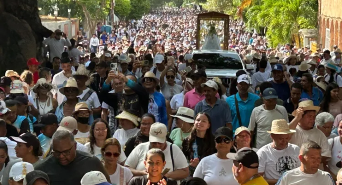 30 mil margariteños participaron en la segunda caminata en honor a la Virgen del Valle