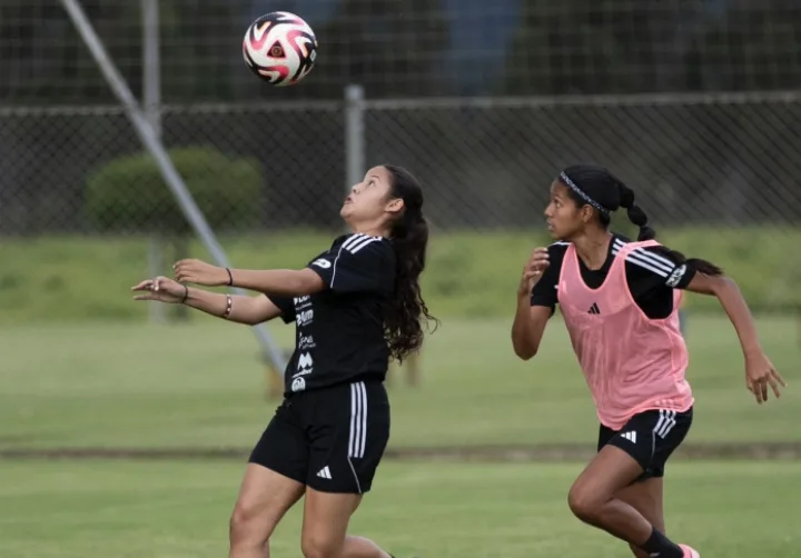 Destaca por supuesto la presencia de la atacante Francelis Graterol, quien anotó dos goles en tres partidos amistosos en Bogotá, donde las muchachas al mando de Pamela Conti han estado concentradas desde el pasado domingo 4 de agosto como parte de la fase final de su preparación para la cita mundialista Sub-20.