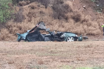 Carro volcó y se partió en dos en la Av. Luisa Cáceres de Arismendi