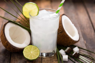 Conoce los cinco beneficios del agua de coco