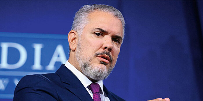 Iván Duque pide actuar con firmeza y apoyar al pueblo venezolano