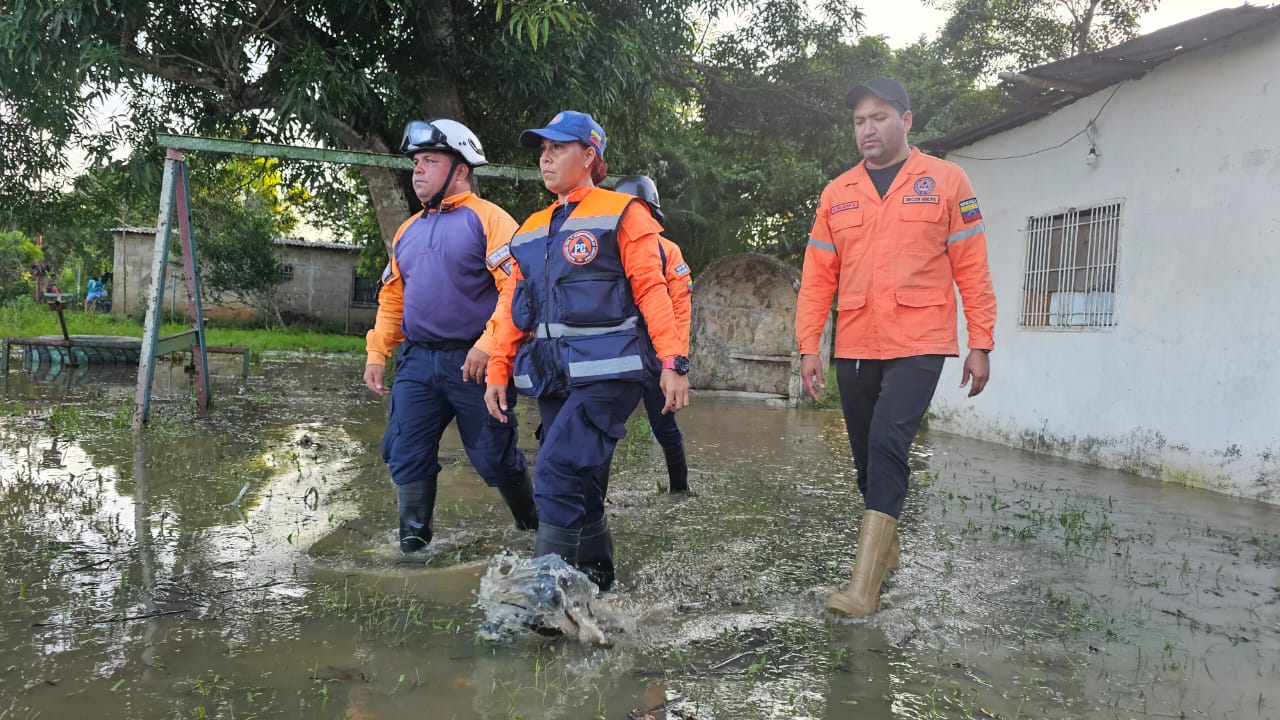 Baja nivel del río Amana