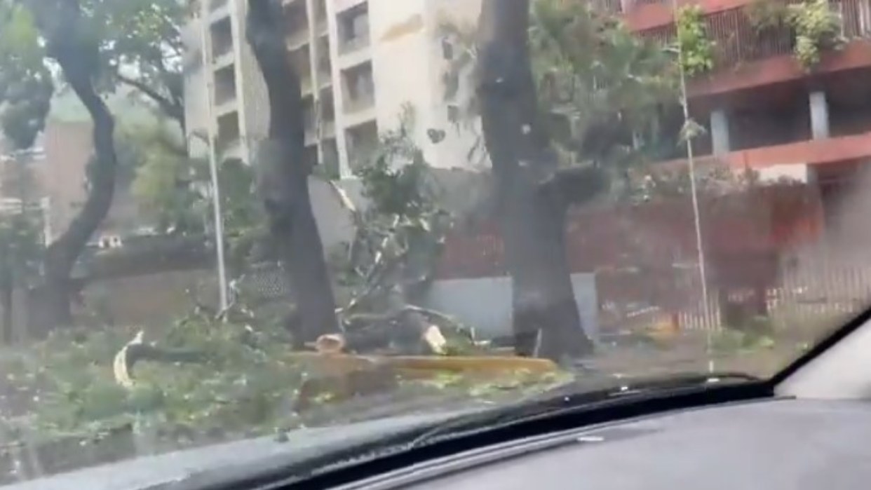 Se registran fuertes lluvias en Caracas este 12 de agosto