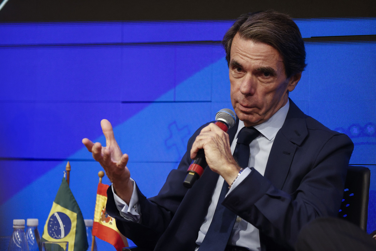 Aznar sugiere a Lula que se preocupe por democracia en Venezuela más que mediar en Ucrania