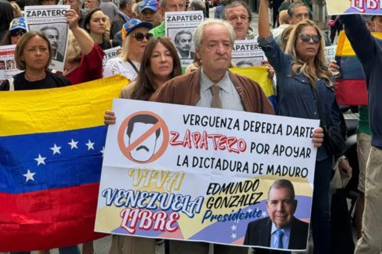 Venezolanos en España increparon a Zapatero