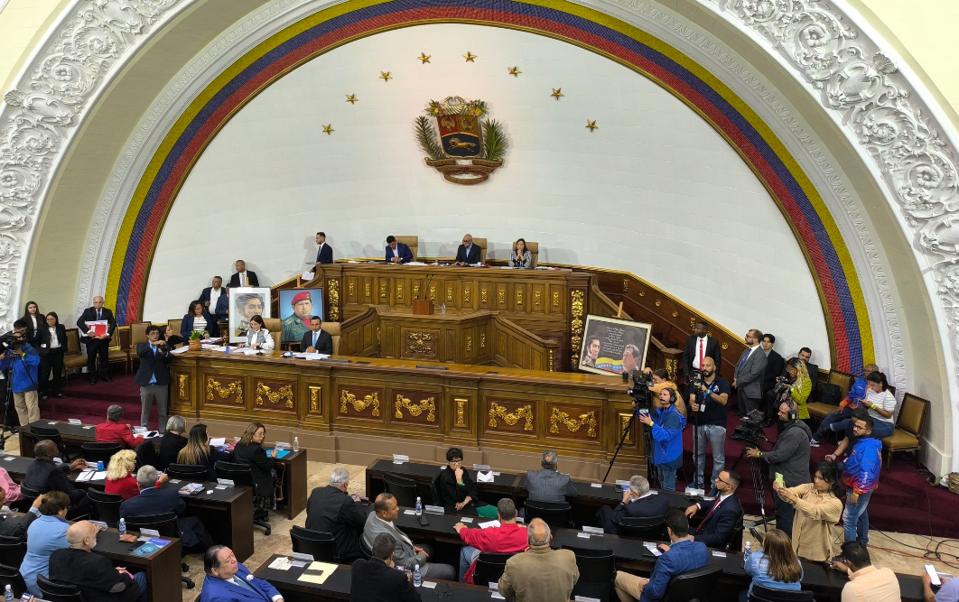 Parlamento chavista deja en manos de Maduro ruptura de relación con España