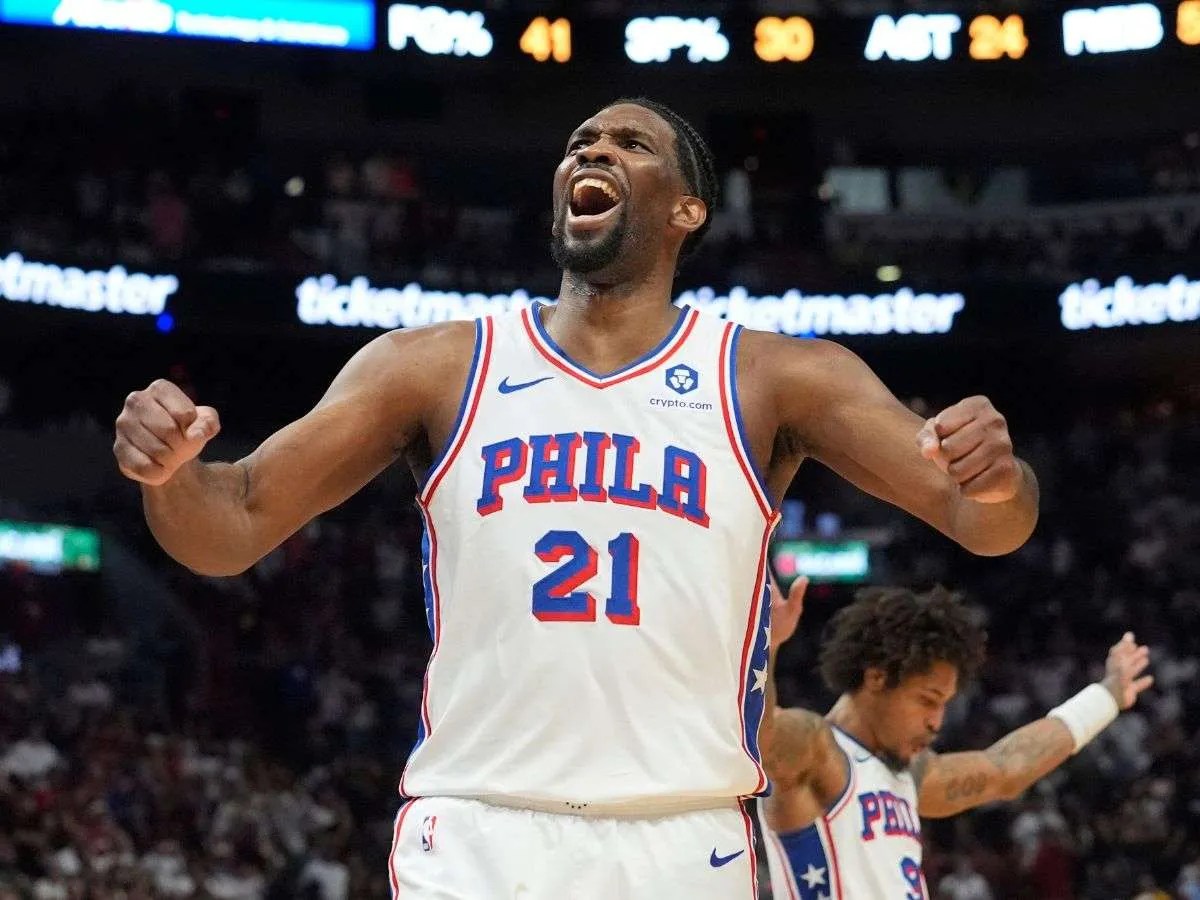 Joel Embiid renueva con los 76ers