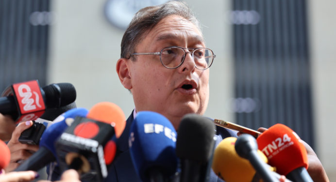 Abogado de Edmundo González Urrutia se reunió con el fiscal Tarek William Saab