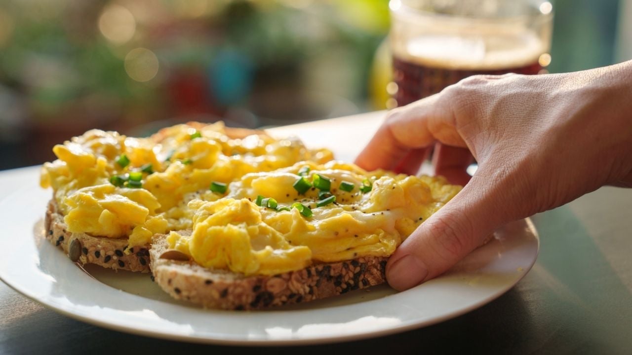 ¿Cuántos huevos debo comer al día para bajar de peso sin riesgo a la salud de tu corazón?