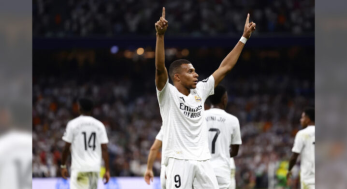 Mbappé se estrena como goleador con doblete