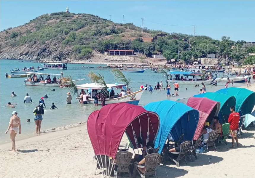 Más de mil turistas disfrutan de Playa Zaragoza durante las fiestas de la Virgen del Valle