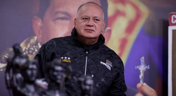 Cabello afirma que es un engaño que Edmundo González operará desde España