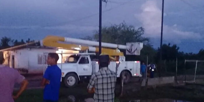 Niño muere electrocutado al tocar un poste eléctrico en Zulia