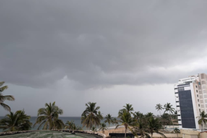 Explican que el fenómeno es consecuencia de la temporada de ondas tropicales que pasan por el caribe y de 60 que se estiman ya se han registrado 40.