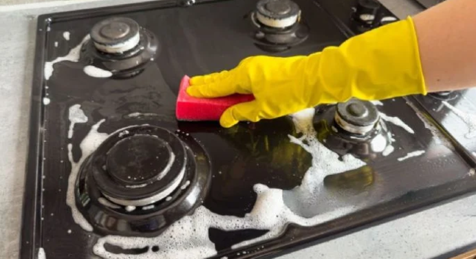 Así puedes limpiar los hornillas de la cocina en solo 15 segundos