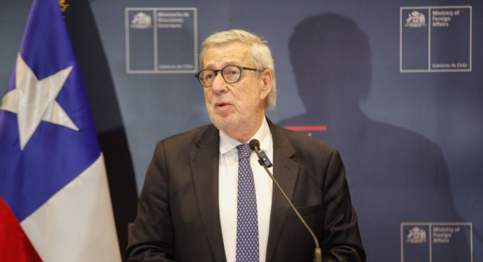 Así respondió la Cancillería ante la “decisión unilateral” de Venezuela de suspender vuelos comerciales a Chile