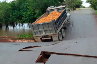 Efectivos de la Guardia Nacional en conjunto de Protección Civil Apure se encuentran en el lugar del derrumbe.