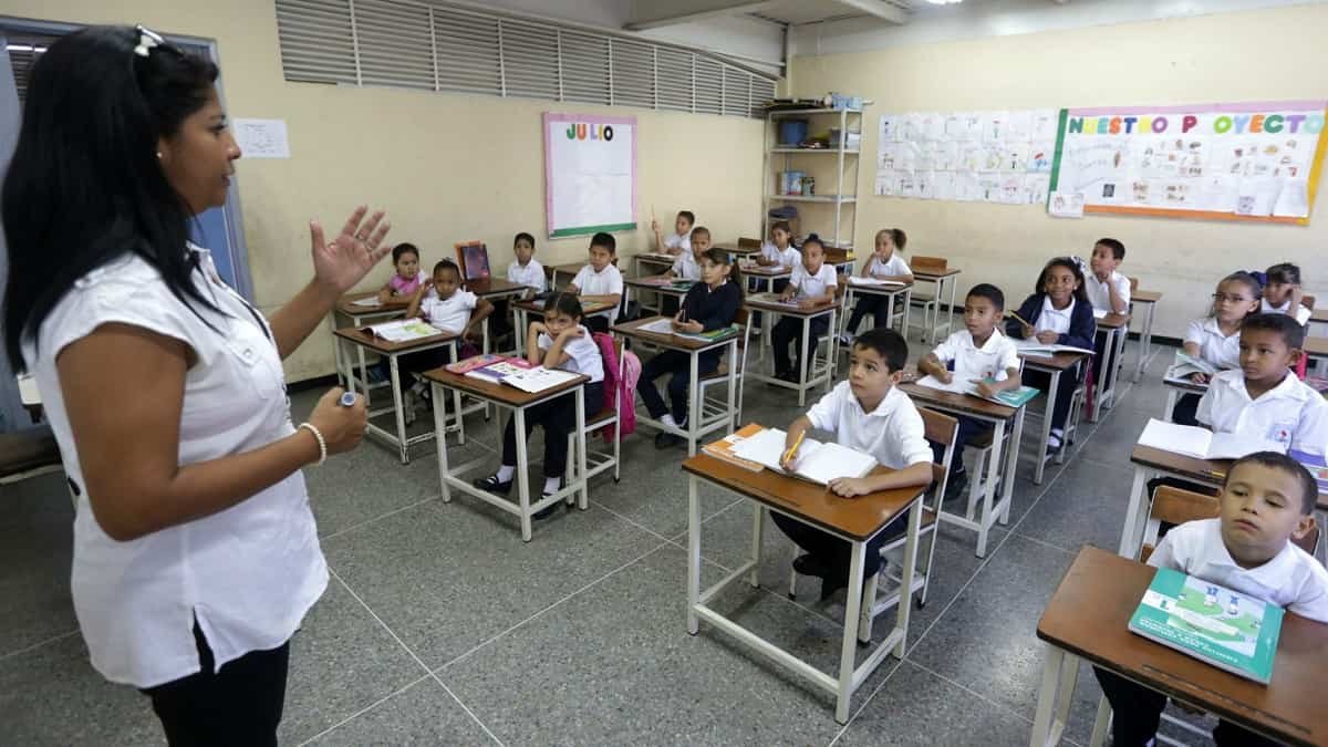 Nueva Esparta: Clases inician en medio de exigencias laborales