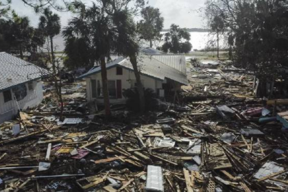 El último recuento oficial de víctimas las cifraba en un total de 93 muertos en seis estados. El más afectado es Carolina del Norte donde los funcionarios contabilizaron 36 muertos, 25 en Carolina del Sur, incluidos dos bomberos; 17 en Georgia; 11 en Florida; dos en Virginia; y otras dos en Tennessee.