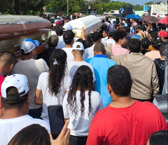 Pueblo de Anzoátegui despidió a tres fallecidos del accidente vial en Caripe (+Fotos)