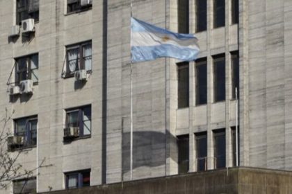 EXTRA l Justicia argentina formaliza órdenes de captura conta Maduro, Diosdado y otros