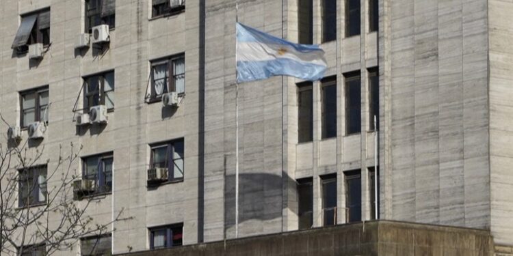 EXTRA l Justicia argentina formaliza órdenes de captura conta Maduro, Diosdado y otros