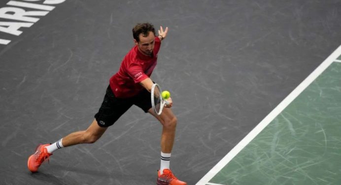 Medvedev fue superado en París