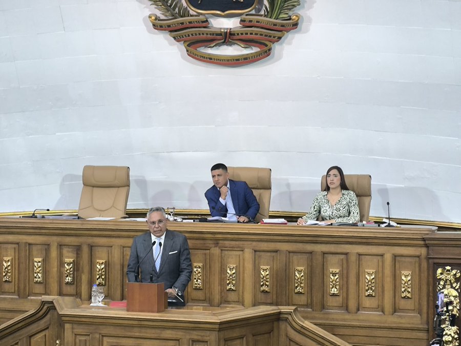 Parlamento dominado por el Psuv “castigará severamente” uso indebido de la Bandera Nacional