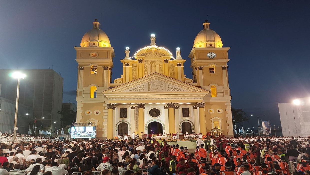 Bajada de La Chinita llenó de fervor y devoción al pueblo zuliano