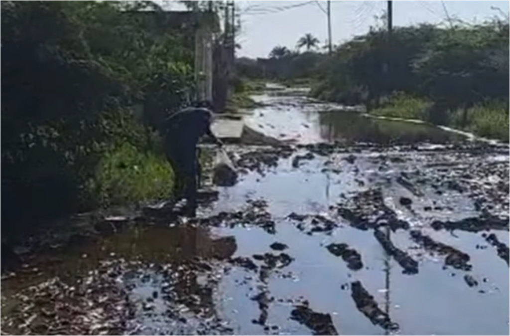 Margarita: Los Bagres desbordado de aguas negras